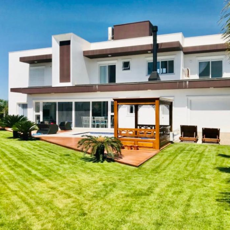 Brasilien Einfamilienhaus Garten (3)